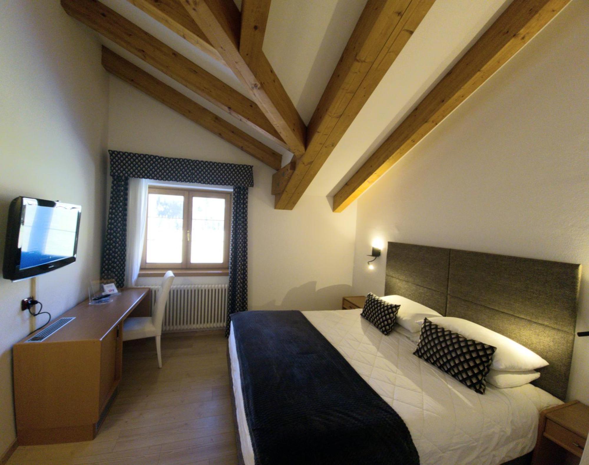 Hotel Vienna San Martino Di Castrozza Esterno foto
