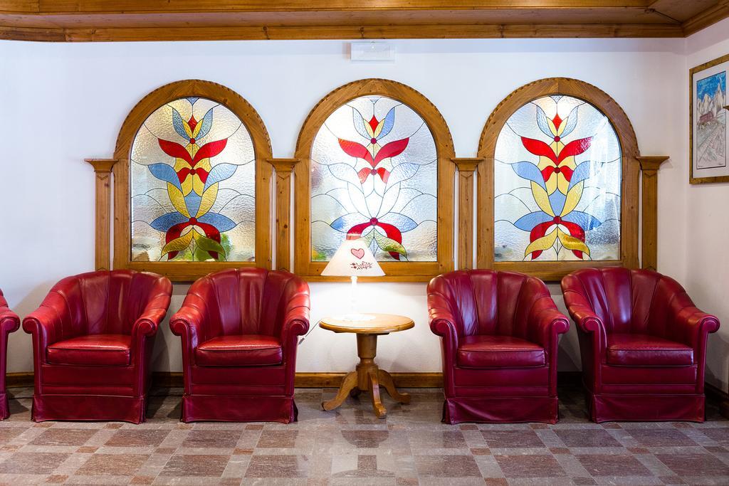 Hotel Vienna San Martino Di Castrozza Esterno foto