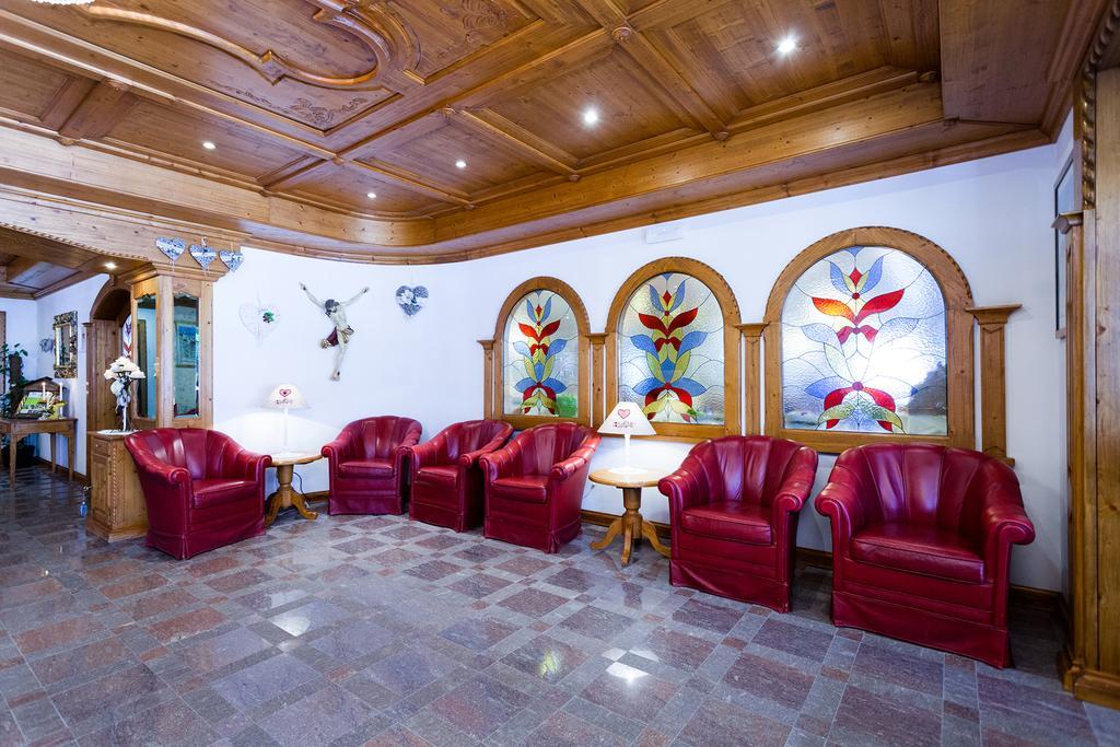 Hotel Vienna San Martino Di Castrozza Esterno foto