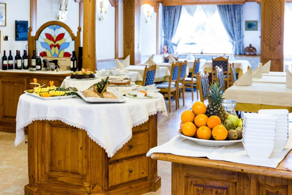 Hotel Vienna San Martino Di Castrozza Esterno foto